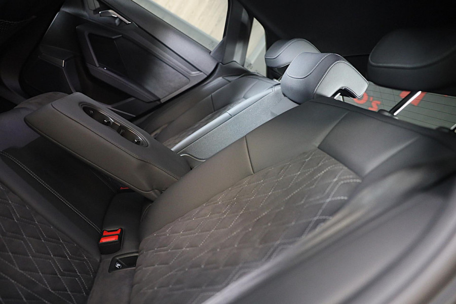 Audi A3 Sportback 45 TFSI e RS3 Look / 245 PK / RS Zetels / B & O / Head Up / 360 Camera / Virtual Cockpit / Open Pano / Matrix