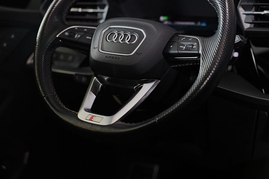 Audi A3 Sportback 45 TFSI e RS3 Look / 245 PK / RS Zetels / B & O / Head Up / 360 Camera / Virtual Cockpit / Open Pano / Matrix