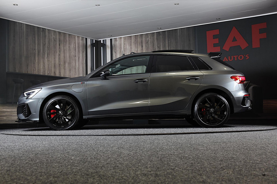 Audi A3 Sportback 45 TFSI e RS3 Look / 245 PK / RS Zetels / B & O / Head Up / 360 Camera / Virtual Cockpit / Open Pano / Matrix