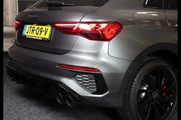 Audi A3 Sportback 45 TFSI e RS3 Look / 245 PK / RS Zetels / B & O / Head Up / 360 Camera / Virtual Cockpit / Open Pano / Matrix