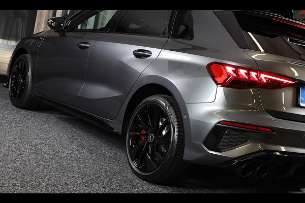 Audi A3 Sportback 45 TFSI e RS3 Look / 245 PK / RS Zetels / B & O / Head Up / 360 Camera / Virtual Cockpit / Open Pano / Matrix