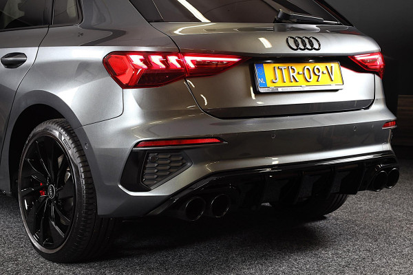 Audi A3 Sportback 45 TFSI e RS3 Look / 245 PK / RS Zetels / B & O / Head Up / 360 Camera / Virtual Cockpit / Open Pano / Matrix