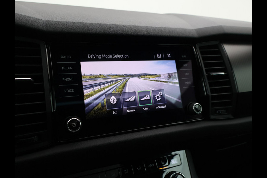 Škoda Kodiaq 1.5 TSI 7-PERS. SPORTLINE + PANORAMA | SFEERVERL. | VIRTUAL COCKPIT | ADAPTIVE CRUISE | MEMORY | STOELVERW.