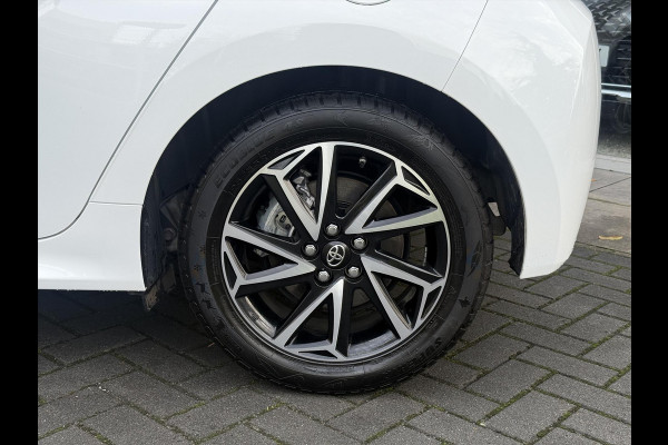 Toyota Yaris 1.5 Hybrid Dynamic Plus | Stoelverwarming, 16 inch, LED, Apple CarPlay/Android Auto, Parkeercamera, Keyless