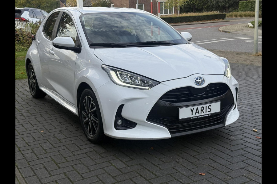 Toyota Yaris 1.5 Hybrid Dynamic Plus | Stoelverwarming, 16 inch, LED, Apple CarPlay/Android Auto, Parkeercamera, Keyless