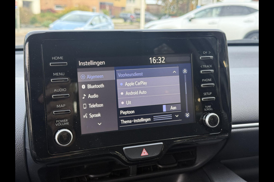 Toyota Yaris 1.5 Hybrid Dynamic Plus | Stoelverwarming, 16 inch, LED, Apple CarPlay/Android Auto, Parkeercamera, Keyless