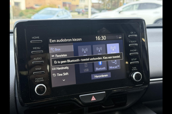 Toyota Yaris 1.5 Hybrid Dynamic Plus | Stoelverwarming, 16 inch, LED, Apple CarPlay/Android Auto, Parkeercamera, Keyless