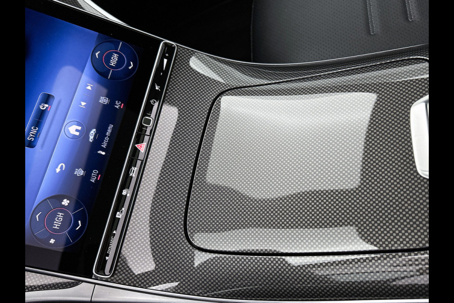 Mercedes-Benz C-Klasse Estate 300 e Star Edition LIMITED AMG | Night Pakket | Panorama Schuif-Kanteldak | Distronic | Apple CarPlay | Sfeerverlichting | Memory voorstoelen. Inclusief 24 maanden MB Certified garantie voor Europa.