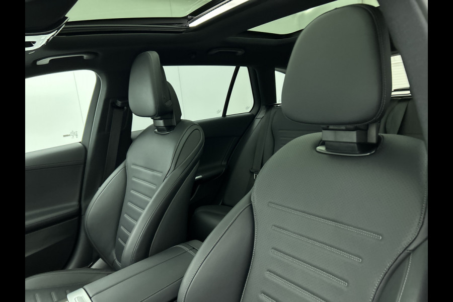 Mercedes-Benz C-Klasse Estate 300 e Star Edition LIMITED AMG | Night Pakket | Panorama Schuif-Kanteldak | Distronic | Apple CarPlay | Sfeerverlichting | Memory voorstoelen. Inclusief 24 maanden MB Certified garantie voor Europa.