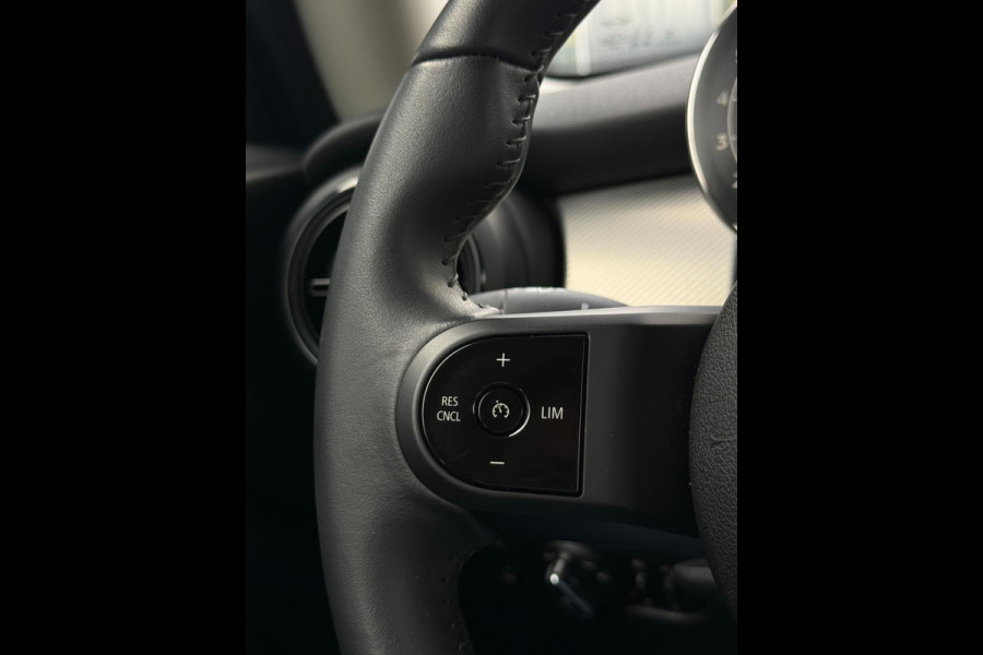 MINI Cooper 1.5 Camden CarPlay Camera