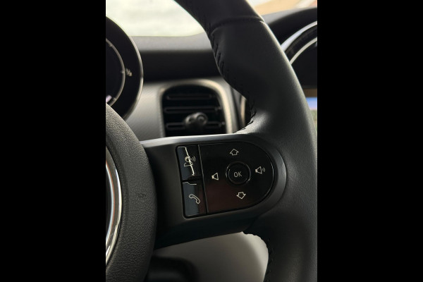 MINI Cooper 1.5 Camden CarPlay Camera