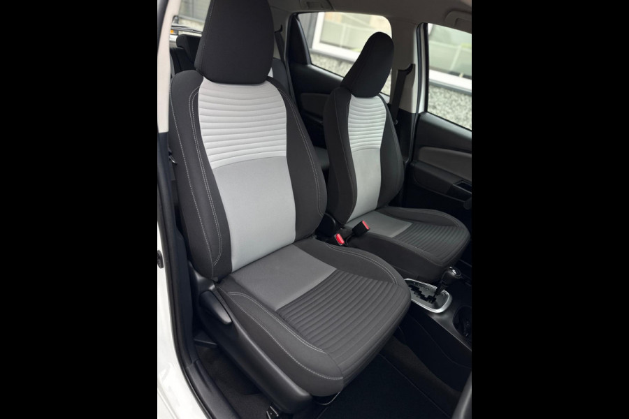 Toyota Yaris 1.5 Hybrid Bi-Tone Bluetooth