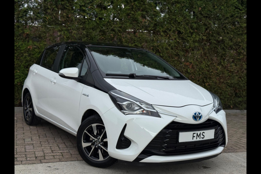 Toyota Yaris 1.5 Hybrid Bi-Tone Bluetooth