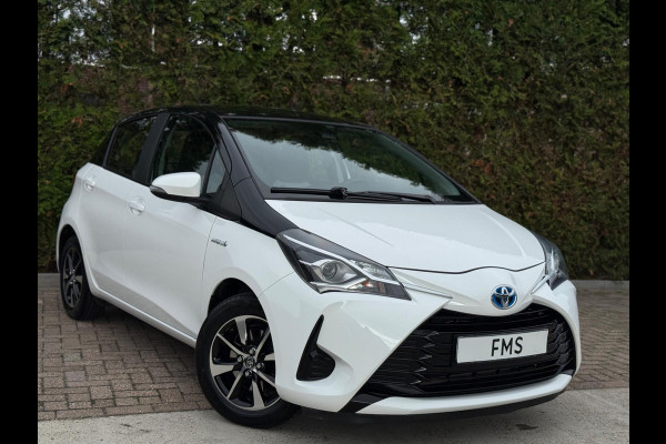 Toyota Yaris 1.5 Hybrid Bi-Tone Bluetooth