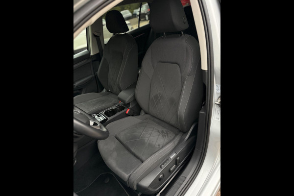 Volkswagen Golf 1.5 eTSI Style Edition Camera CarPlay