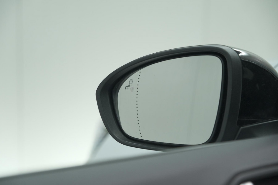 Renault Clio TCe 100 EDC Intens | Trekhaak | 360 Camera | Dodehoekdetectie | Stoelverwarming