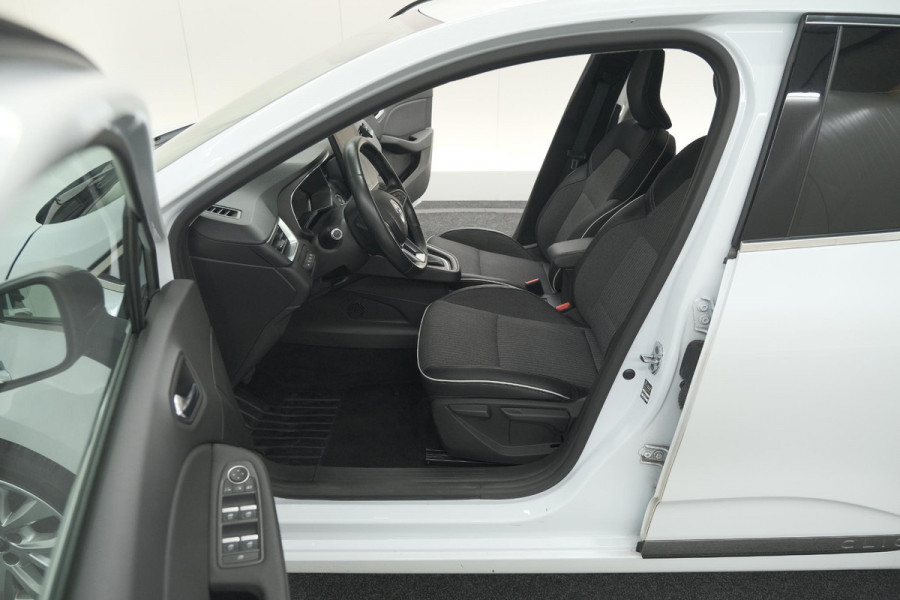 Renault Clio TCe 100 EDC Intens | Trekhaak | 360 Camera | Dodehoekdetectie | Stoelverwarming