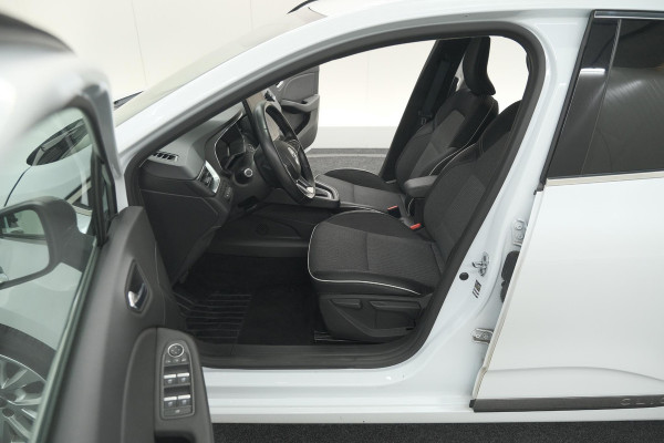Renault Clio TCe 100 EDC Intens | Trekhaak | 360 Camera | Dodehoekdetectie | Stoelverwarming