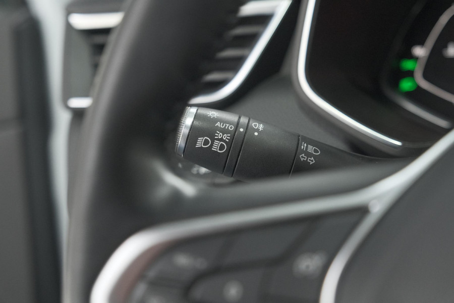 Renault Clio TCe 100 EDC Intens | Trekhaak | 360 Camera | Dodehoekdetectie | Stoelverwarming