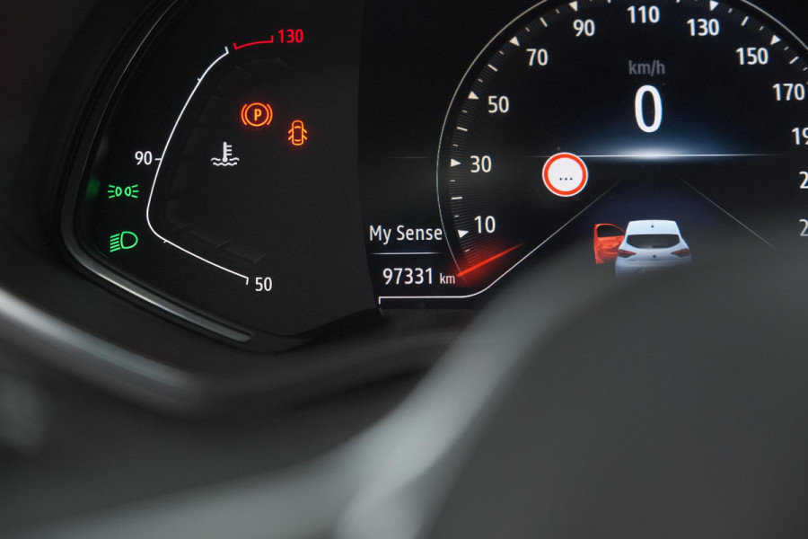 Renault Clio TCe 100 EDC Intens | Trekhaak | 360 Camera | Dodehoekdetectie | Stoelverwarming