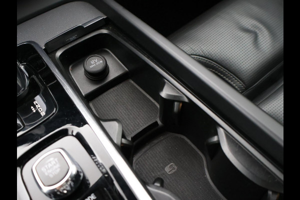 Volvo XC60 2.0 T8 T.E. 390 PK AWD R-DESIGN + BOWERS & WILKINS | 22 INCH | TREKHAAK | 360 CAMERA | PANORAMA | VOL-LEDER