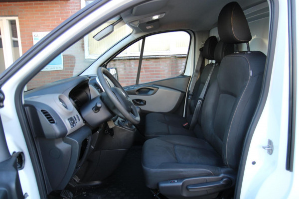 Renault Trafic 1.6 dCi T29 121PK L2H1 Comfort / Camera / Trekhaak / Navi