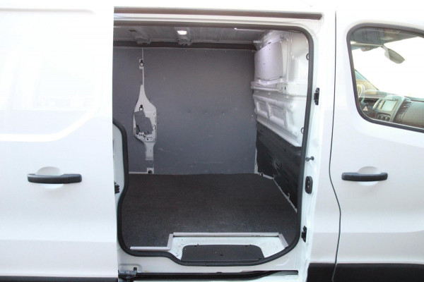 Renault Trafic 1.6 dCi T29 121PK L2H1 Comfort / Camera / Trekhaak / Navi