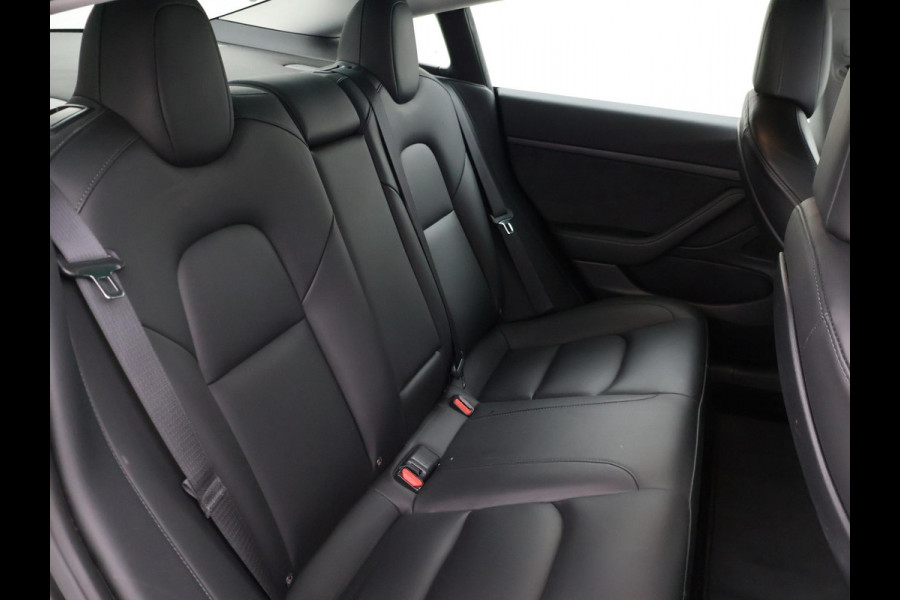 Tesla Model 3 60 kWh RWD *BTW* + LEDER | AUTOPILOT | PANORAMA | 3 CAMERA'S