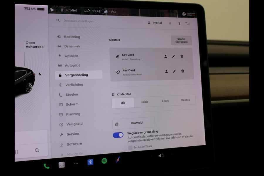 Tesla Model 3 60 kWh RWD *BTW* + LEDER | AUTOPILOT | PANORAMA | 3 CAMERA'S