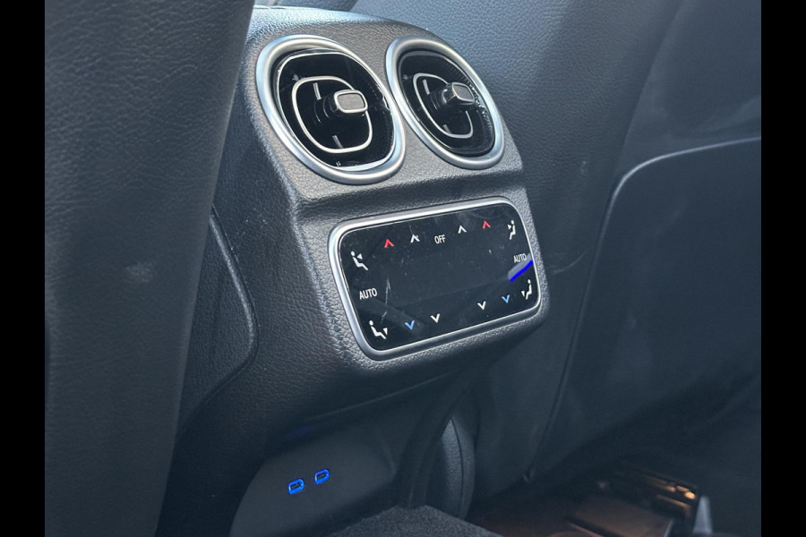 Mercedes-Benz C-Klasse 300 de 4MATIC AMG Line Panoramadak Adaptive Cruise Burmester Full Ambient