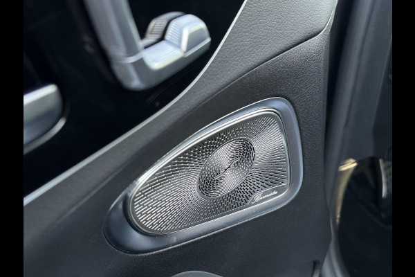 Mercedes-Benz C-Klasse 300 de 4MATIC AMG Line Panoramadak Adaptive Cruise Burmester Full Ambient