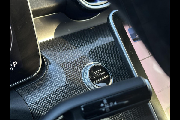 Mercedes-Benz C-Klasse 300 de 4MATIC AMG Line Panoramadak Adaptive Cruise Burmester Full Ambient