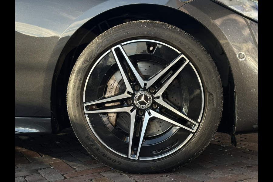 Mercedes-Benz C-Klasse 300 de 4MATIC AMG Line Panoramadak Adaptive Cruise Burmester Full Ambient