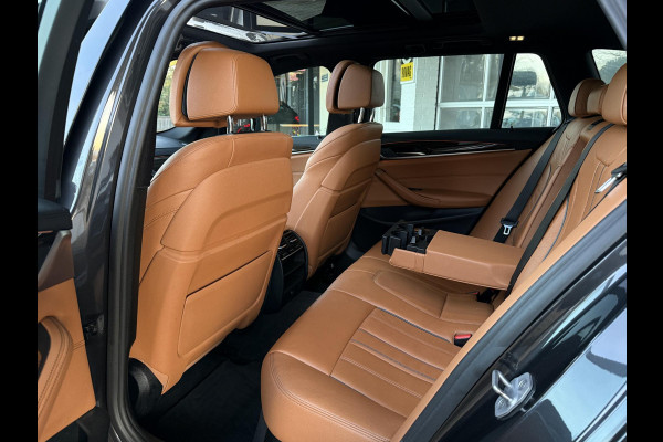 BMW 5 Serie Touring 520i High Executive | LUXURY LINE | PANORAMA | TREKHAAK | LEDER | COMFORT STOELEN |