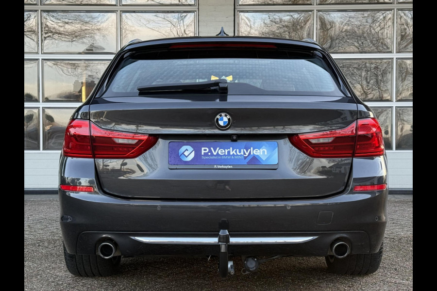 BMW 5 Serie Touring 520i High Executive | LUXURY LINE | PANORAMA | TREKHAAK | LEDER | COMFORT STOELEN |