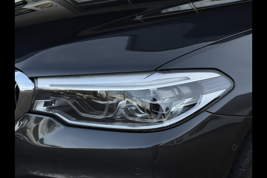 BMW 5 Serie Touring 520i High Executive | LUXURY LINE | PANORAMA | TREKHAAK | LEDER | COMFORT STOELEN |