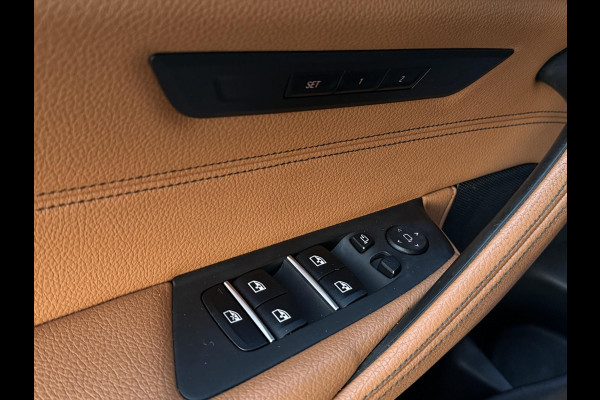 BMW 5 Serie Touring 520i High Executive | LUXURY LINE | PANORAMA | TREKHAAK | LEDER | COMFORT STOELEN |