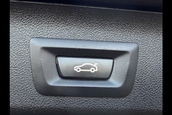 BMW 5 Serie Touring 520i High Executive | LUXURY LINE | PANORAMA | TREKHAAK | LEDER | COMFORT STOELEN |