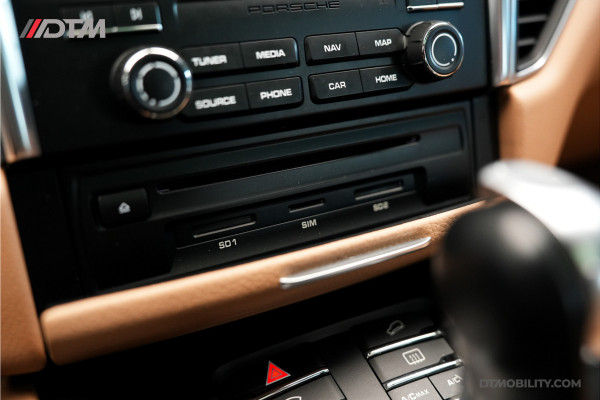 Porsche Macan 2.0 | Panoramadak | Elektrische Trekhaak | Keyless