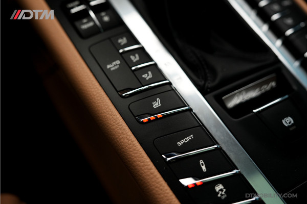 Porsche Macan 2.0 | Panoramadak | Elektrische Trekhaak | Keyless