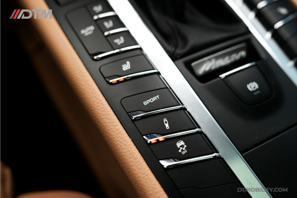 Porsche Macan 2.0 | Panoramadak | Elektrische Trekhaak | Keyless