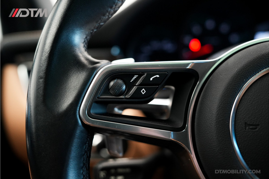 Porsche Macan 2.0 | Panoramadak | Elektrische Trekhaak | Keyless