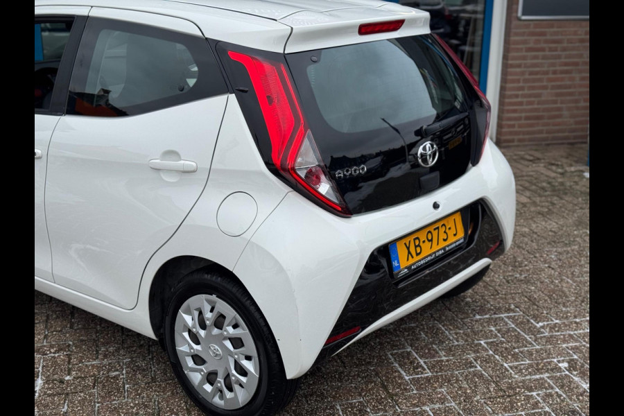 Toyota Aygo 1.0 VVT-i x-play 2018 AUT NAVI AIRCO CAMERA NAP!