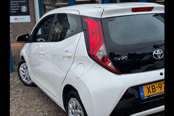 Toyota Aygo 1.0 VVT-i x-play 2018 AUT NAVI AIRCO CAMERA NAP!