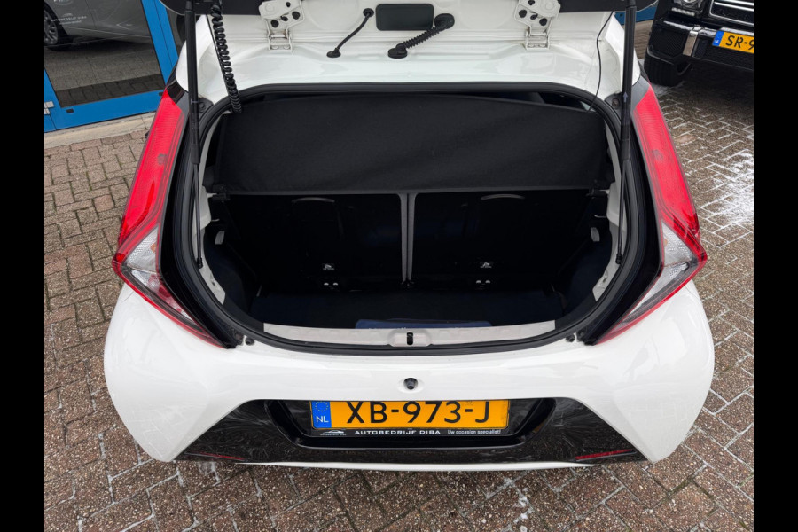 Toyota Aygo 1.0 VVT-i x-play 2018 AUT NAVI AIRCO CAMERA NAP!