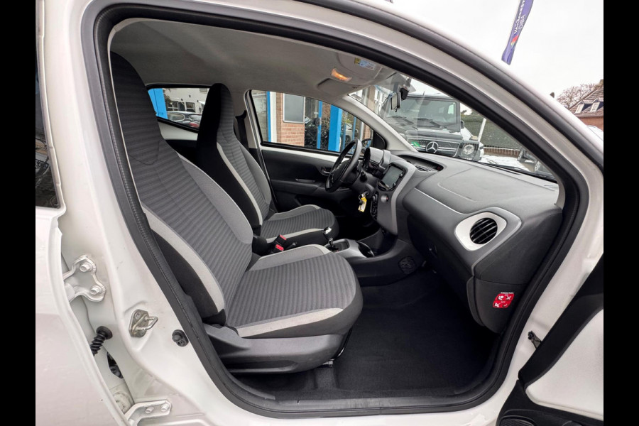 Toyota Aygo 1.0 VVT-i x-play 2018 AUT NAVI AIRCO CAMERA NAP!