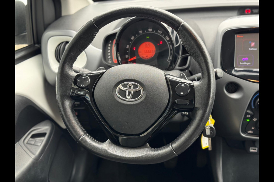 Toyota Aygo 1.0 VVT-i x-play 2018 AUT NAVI AIRCO CAMERA NAP!