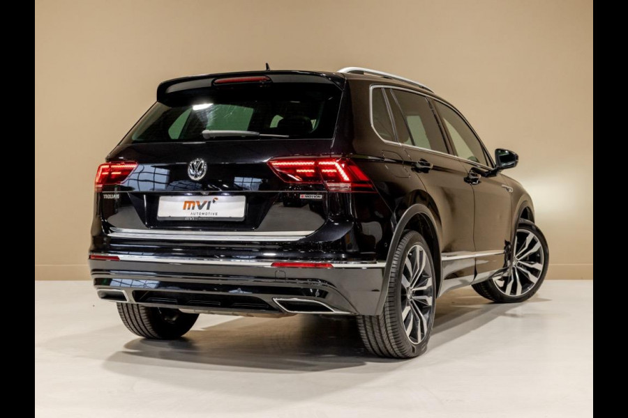 Volkswagen Tiguan 2.0 TSI 4Motion 2x R-Line / 230pk / Panoramadak / Trekhaak / Apple Carplay