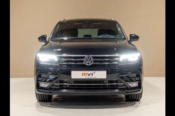 Volkswagen Tiguan 2.0 TSI 4Motion 2x R-Line / 230pk / Panoramadak / Trekhaak / Apple Carplay