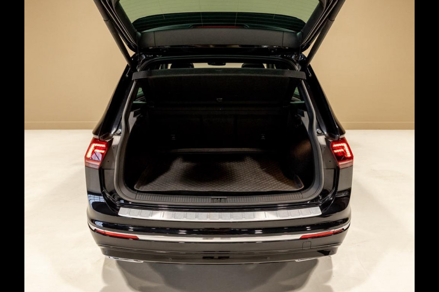 Volkswagen Tiguan 2.0 TSI 4Motion 2x R-Line / 230pk / Panoramadak / Trekhaak / Apple Carplay